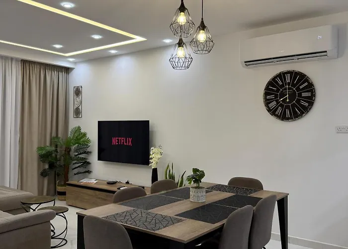 Appartement Family Home With Private Garage And Entertainment Area, Sleeps 6, 10-Minute Walk To The Beach Marsaskala