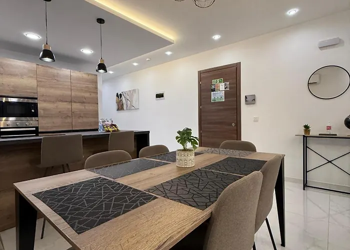 Appartement Family Home With Private Garage And Entertainment Area, Sleeps 6, 10-Minute Walk To The Beach Marsaskala