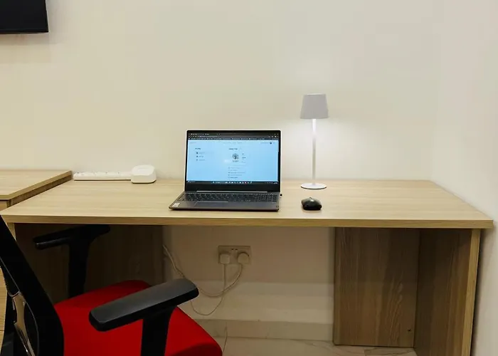 Family Home With Private Garage And Entertainment Area, Sleeps 6, 10-Minute Walk To The Beach * Marsaskala