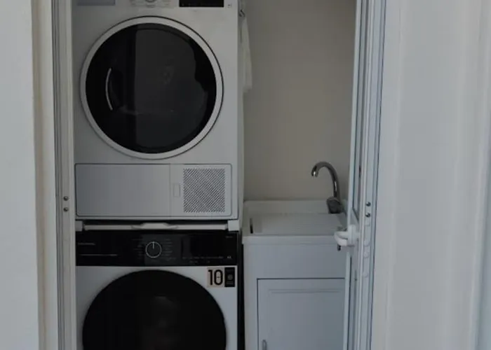 Appartement Family Home With Private Garage And Entertainment Area, Sleeps 6, 10-Minute Walk To The Beach