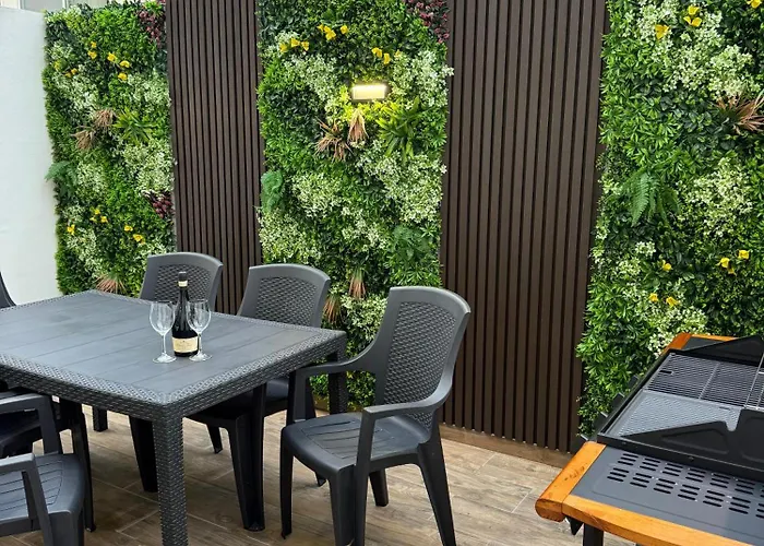 Appartement Family Home With Private Garage And Entertainment Area, Sleeps 6, 10-Minute Walk To The Beach