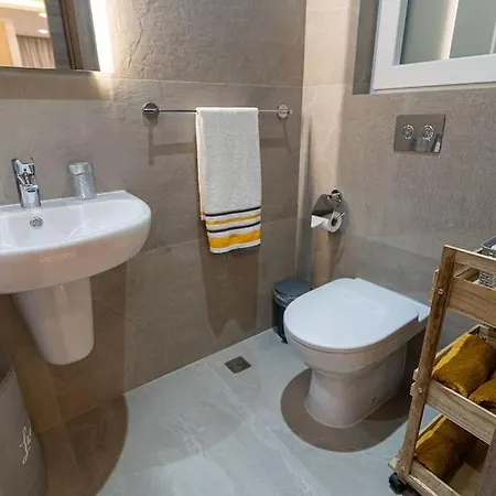 Apartment Luxury 3br In Marsascala With Balcony & Private Yard