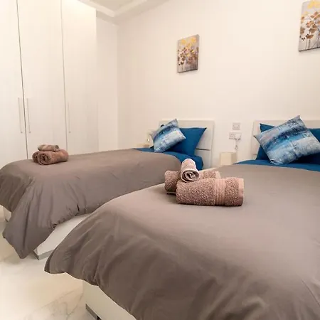 Luxury 3br In Marsascala With Balcony & Private Yard Apartment *