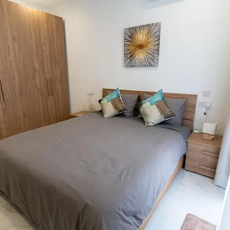 Luxury 3br In Marsascala With Balcony & Private Yard