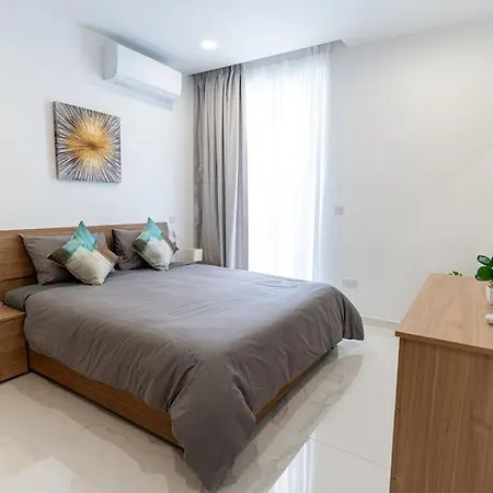 Apartment Luxury 3br In Marsascala With Balcony & Private Yard