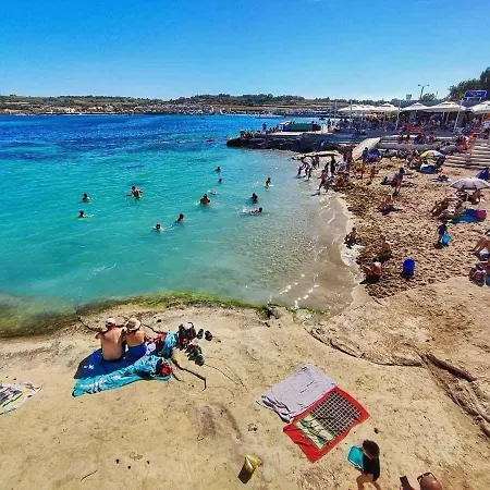 Lejlighed Comfortable With Garage And Outdoor Area, Sleeps 6, 10-minute Walk To The Marsaskala