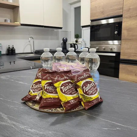 Comfortable With Garage And Outdoor Area, Sleeps 6, 10-minute Walk To The Marsaskala