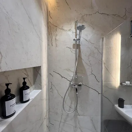 Comfortable With Garage And Outdoor Area, Sleeps 6, 10-minute Walk To The * Marsaskala