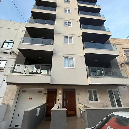 Lejlighed Comfortable With Garage And Outdoor Area, Sleeps 6, 10-minute Walk To The *