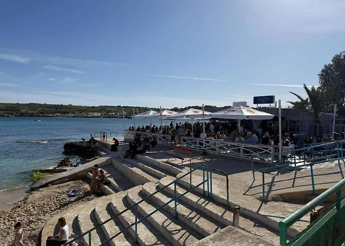 Apartament Family Home With Private Garage And Entertainment Area, Sleeps 6, 10-Minute Walk To The Beach Marsaskala