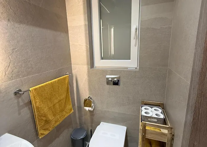 Apartament Family Home With Private Garage And Entertainment Area, Sleeps 6, 10-Minute Walk To The Beach *