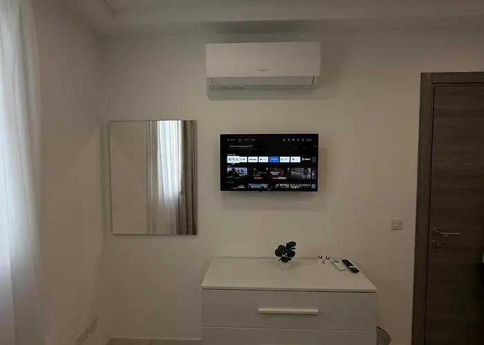 Apartament Family Home With Private Garage And Entertainment Area, Sleeps 6, 10-Minute Walk To The Beach *